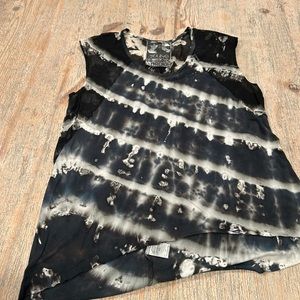 Boutique style tank - Young Fabulous and Broke size medium